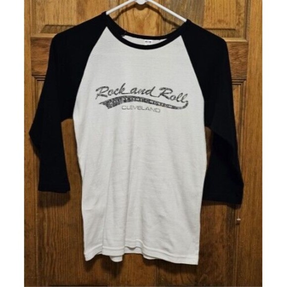 ROCK and ROLL HALL OF FAME Cleveland JERSEY STYLE T-SHIRT Classic Girl Size L - Picture 1 of 4